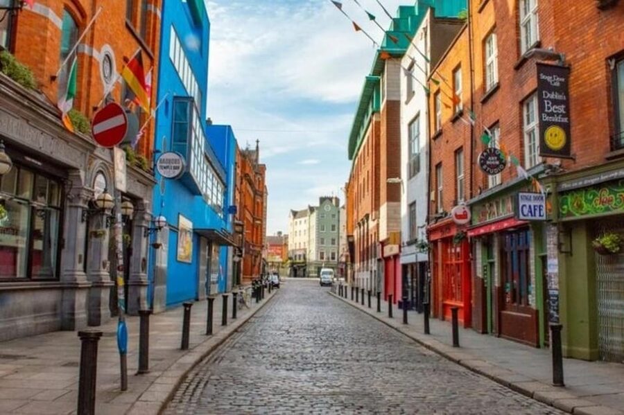 Dublin: Highlights and Hidden Gems Walking Tour - Grafton Street and the Final City Scene