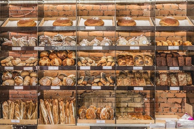 Dublin Historical Centre Food Tour with 8 Food Tastings & Drinks - A Fresh Oyster from County Clare