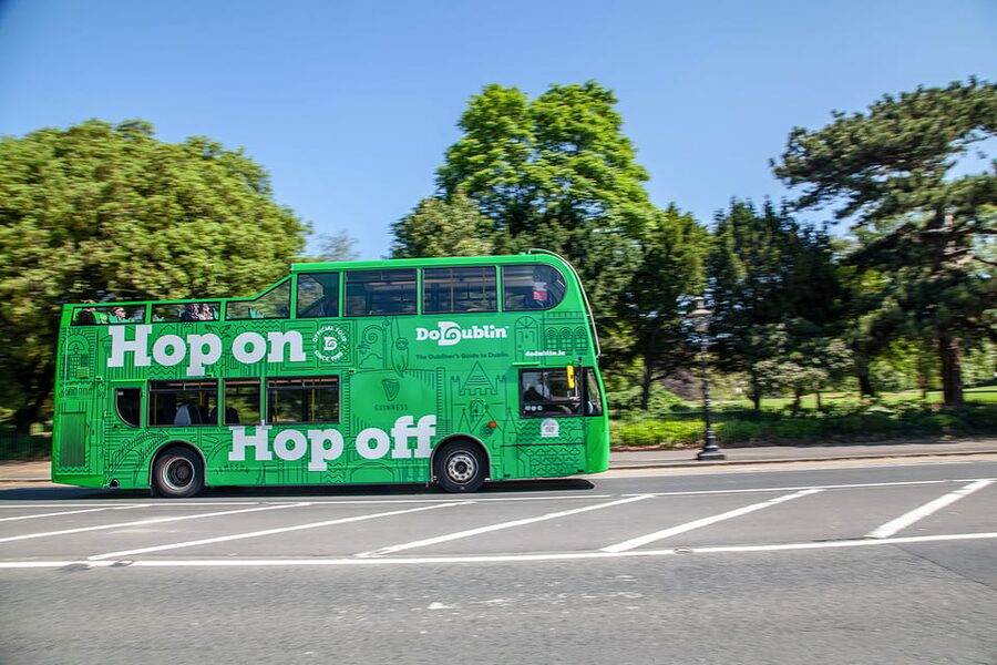 Dublin: Hop-on Hop-off Tour with Live German Commentary - Whiskey and Guinness in Dublin 8