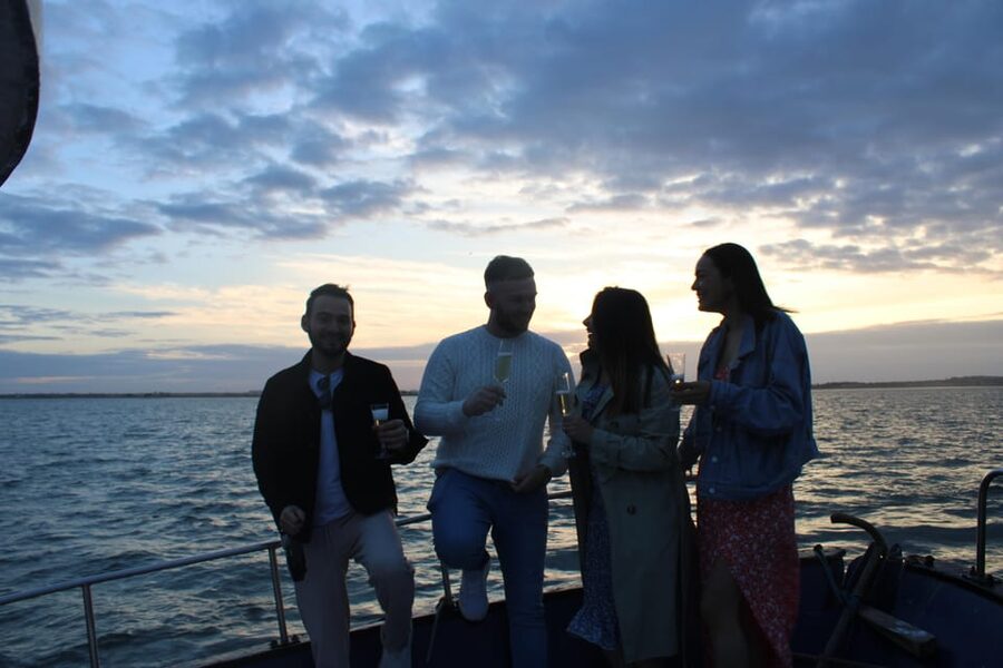 Dublin: Howth Cliffs and Lighthouse Boat Tour - Ireland’s Eye and the wildlife watch