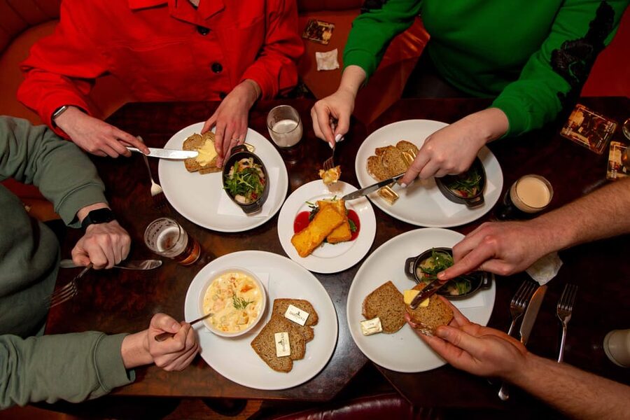 Dublin: Irish Food Trail Walking Tour with 3 Courses - Key points to know before booking