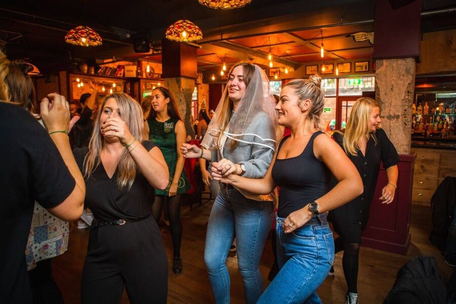 Dublin: Irish Music and Dance Show with Dance Lesson - Drinks, Prices, and What the $28 Covers