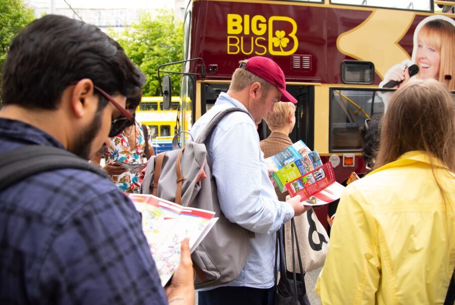 Dublin: Jameson Whiskey Distillery & Hop-on Hop-off Bus Tour - Merrion Square and St. Stephen’s Green