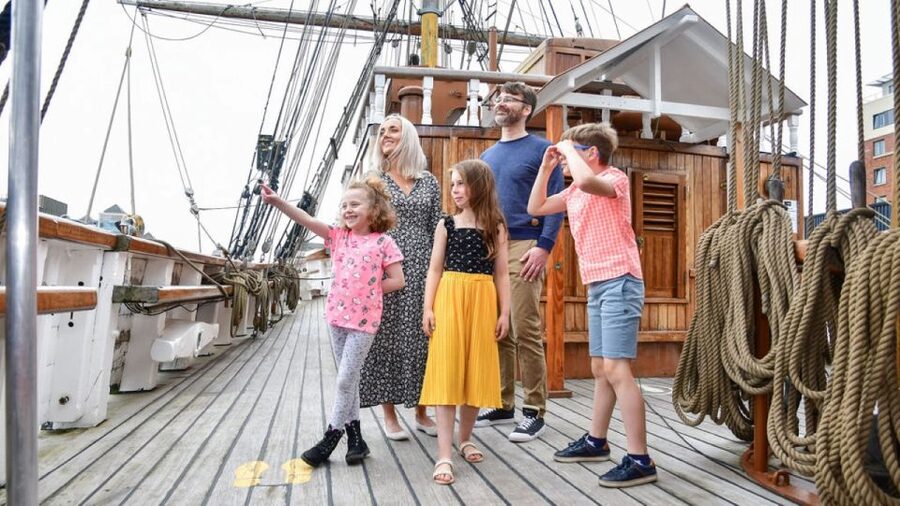 Dublin: Jeanie Johnston Tall Ship Irish Famine History Tour - One million departures, told through 2,500 passengers