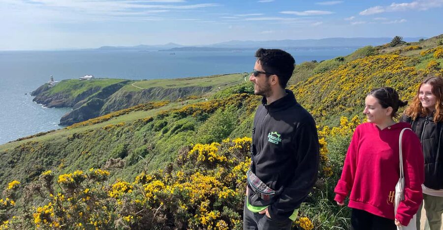 DUBLIN: Malahide castle and Howth MULTILINGUAL full day tour - Leaving Dublin for the North Bay