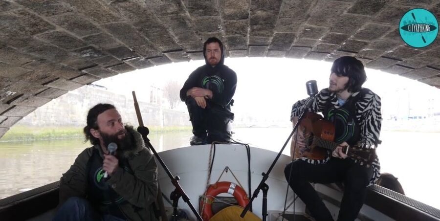 Dublin: Music Under the Bridges Kayaking Tour - The private concert beneath a bridge