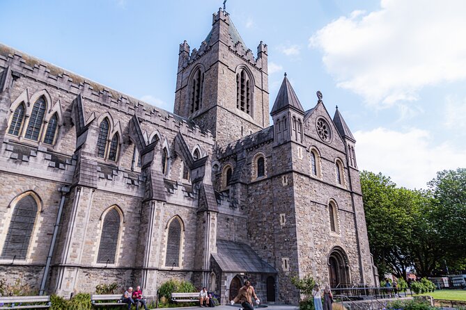 Dublin: Private Chauffeur Tour - Temple Bar at the right time of day