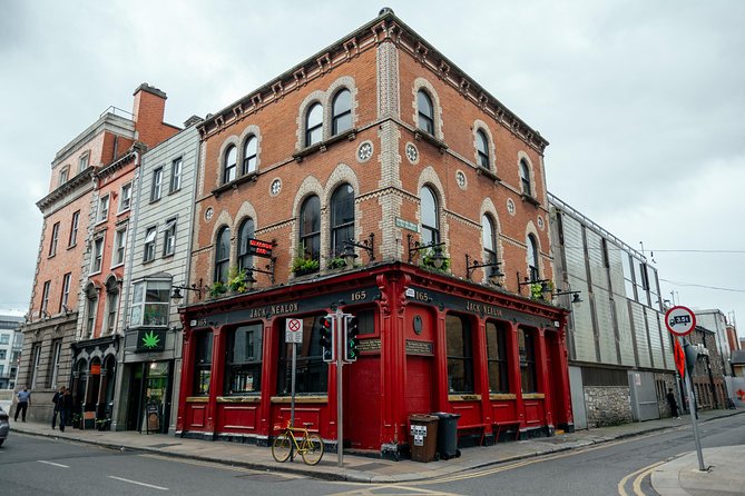 Dublin Private Highlights & History of 1916 Easter Rising Tour - Walking pace, families, and practical comfort