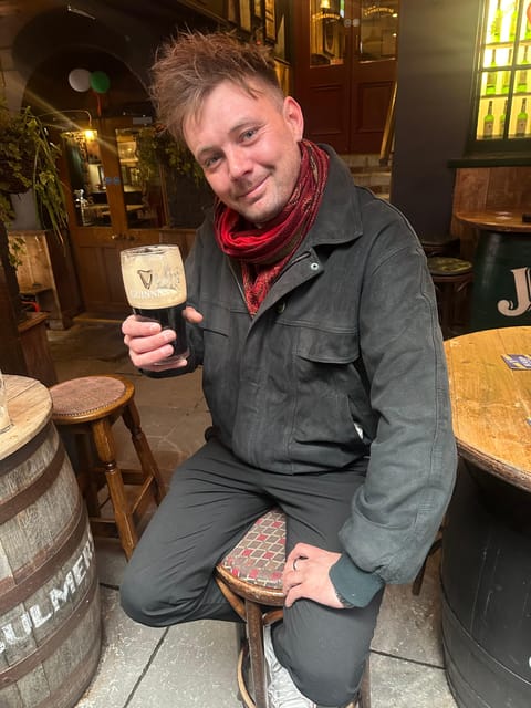 Dublin: Pub Tour. Pour The Perfect Guinness, Whiskey & Music - Finishing with music at The Cobblestone