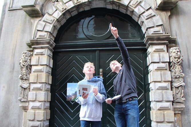 Dublin Self-Guided Murder Mystery Tour by Temple Bar - Passing through Temple Bar