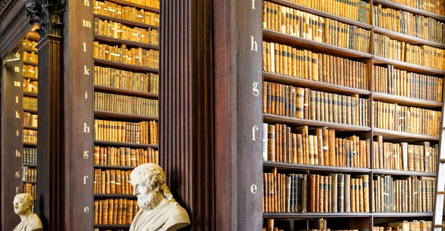 Dublin: Skip-the-line Book of Kells & Old Town Private Tour - The Book of Kells Exhibition and its ninth-century manuscript
