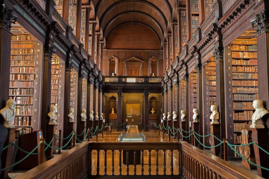 Dublin: Skip-the-line Book of Kells & Old Town Private Tour - Choosing the three-hour option with private transport