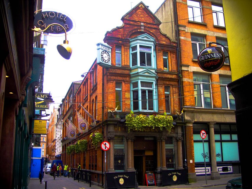 Dublin Temple Bar Night Tour - Looking beyond the famous pub