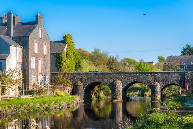 Dublin to Belfast, Dunluce Castle and Giant's Causeway Day Tour - Belfast City Hall and a short taste of the city