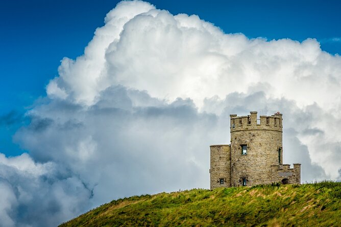 Dublin to Cliffs of Moher, Ennis Town & Bunratty Castle Day Tour - Bunratty Castle and the Folk Park