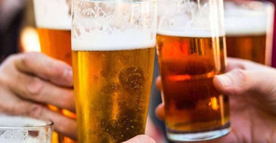 Dublin: Traditional Pubs Walking Tour with Local Guide - Four pubs, four different views of Dublin