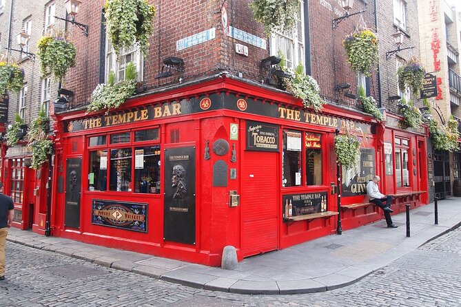 Dublin Walking Tour: Explore Top Sights & Hidden Gems - Dublin Castle and the City’s Power