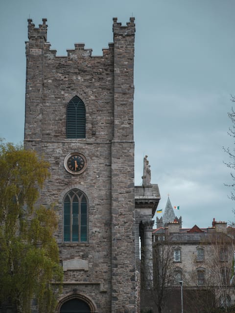 Dublin walking tour: ghosts & haunted places - Four Courts and Dublin’s public drama
