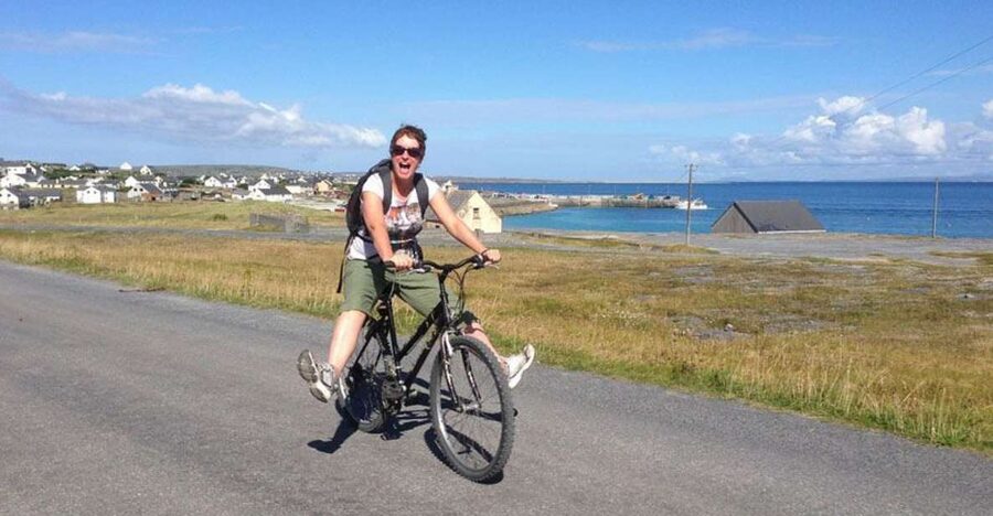 From Doolin: Day Trip to Inisheer with Bike or Bus Tour - Key points at a glance