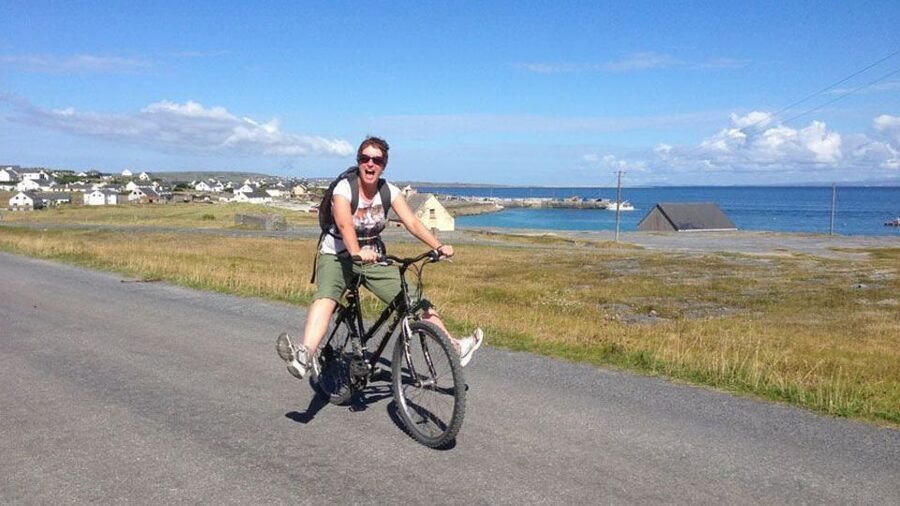 From Doolin: Day Trip to Inisheer with Bike or Bus Tour - Bike tour or tractor and trailer?