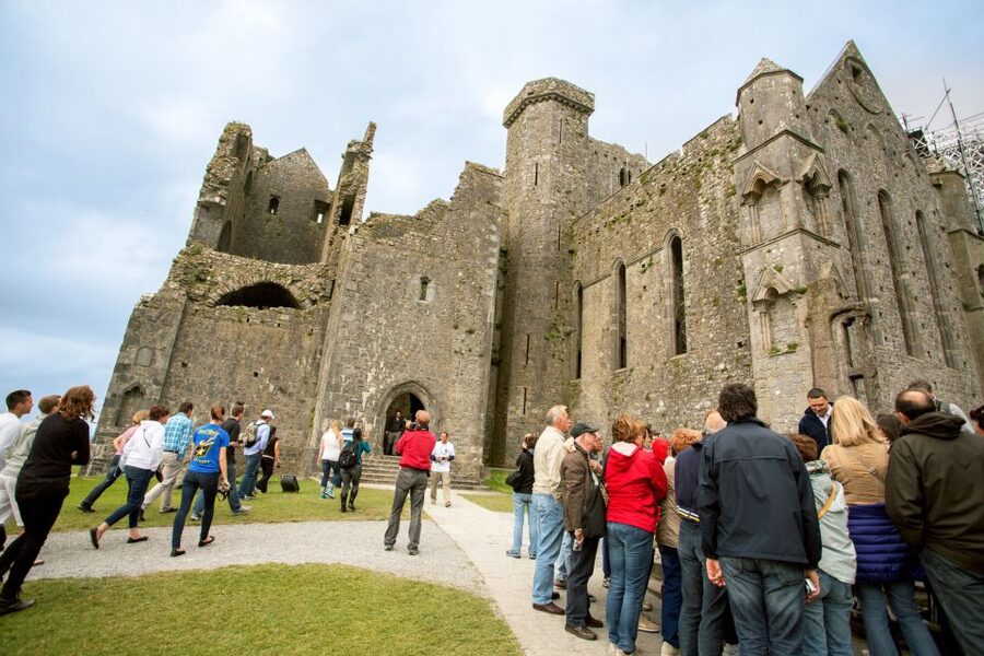 From Dublin: Blarney, Rock of Cashel and Cahir Castles Tour - Blarney Castle and the famous stone