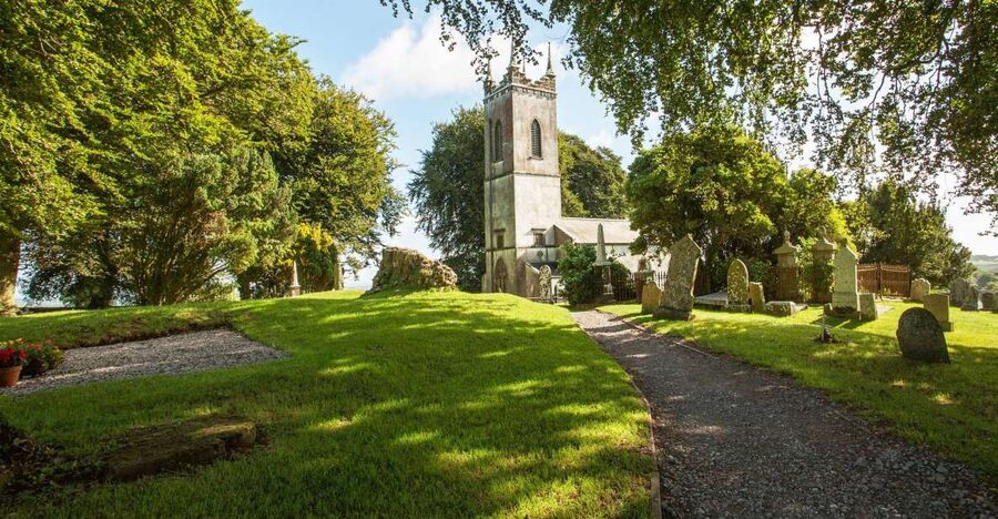 From Dublin: Celtic Boyne Valley and Ancient Sites Tour - Practical packing advice for changing Irish weather