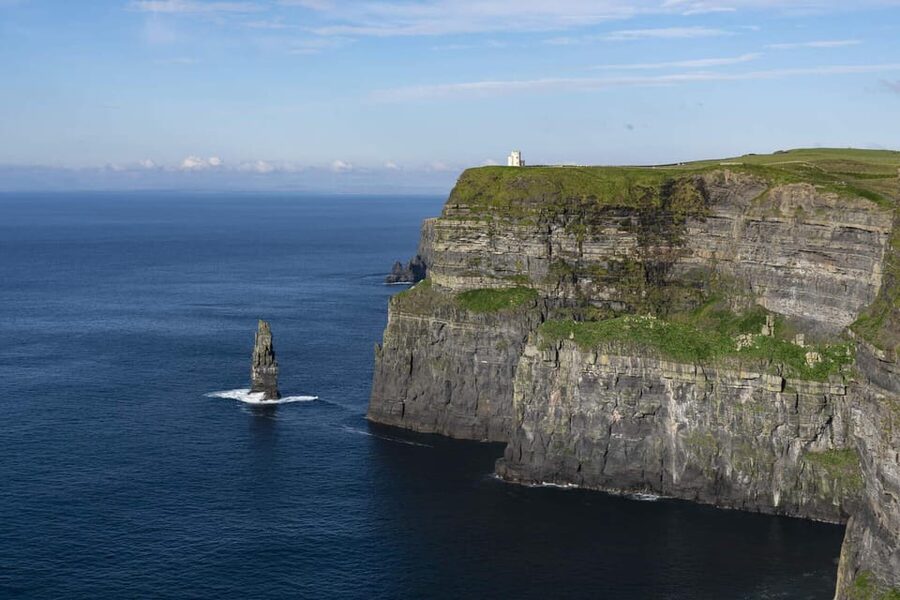 From Dublin: Galway + Cliffs of Moher Boat Cruise in Spanish - Key points at a glance