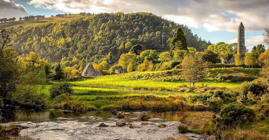 From Dublin: Glendalough & Wicklow Mountains Morning Tour - Guide quality and the feel of the coach