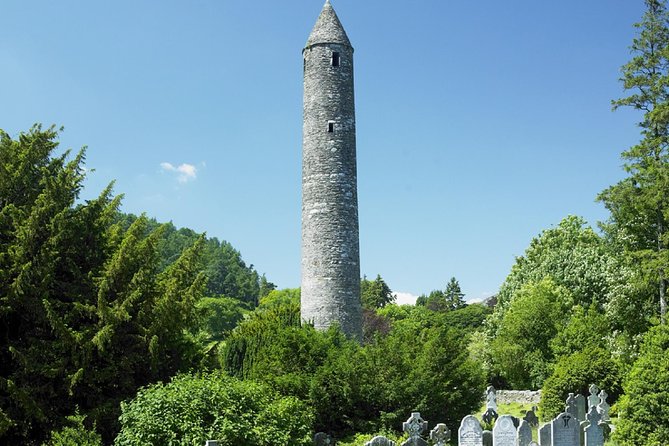 From Dublin: Wicklow, Glendalough, Waterfall & Sheepdog Demo - Meeting the coach at the Molly Malone statue