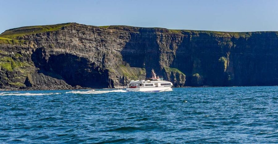 From Galway: Aran Islands & Cliffs of Moher Day Cruise - Crossing Galway Bay to Inis Mór