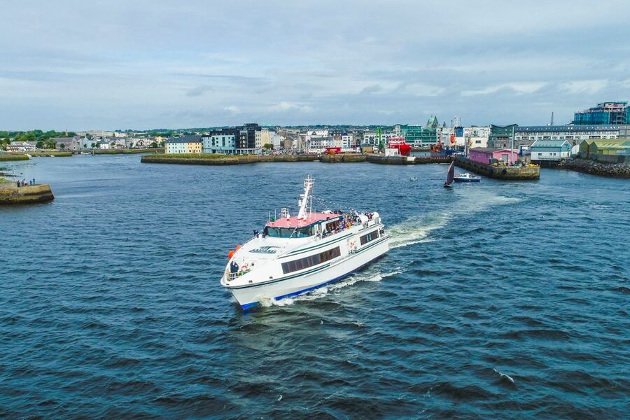 From Galway: Aran Islands & Cliffs of Moher Day Cruise - What the Crew Does Right