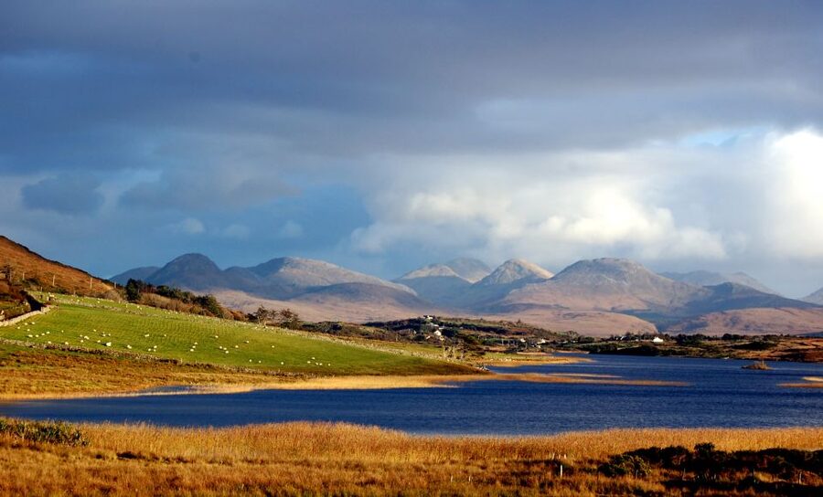 From Galway: Castles of Connemara Full-Day Tour - Kylemore Abbey deserves the biggest time block