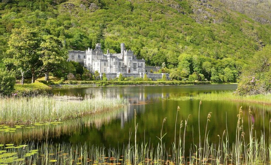 From Galway: Castles of Connemara Full-Day Tour - Seeing Ballynahinch Castle from the lake