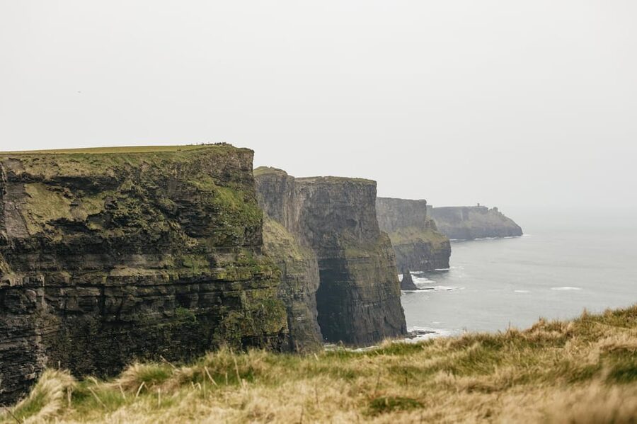 From Galway: Cliffs of Moher and The Burren Guided Day Trip - Meeting at Kinlay Hostel and settling into the bus