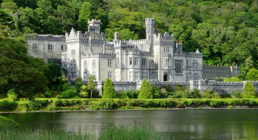 From Galway: Connemara and Kylemore Abbey Day Tour - From Galway Bay to the Atlantic road