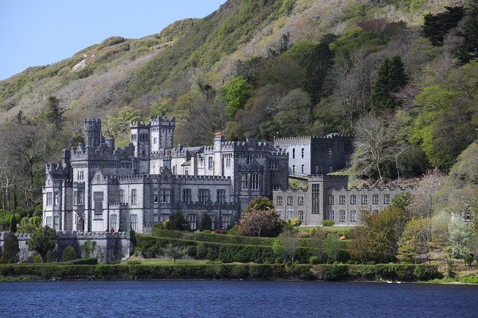 From Galway: Guided tour of Connemara with 3 hour stop in Kylemore Abbey - Choosing Kylemore Abbey or Diamond Hill