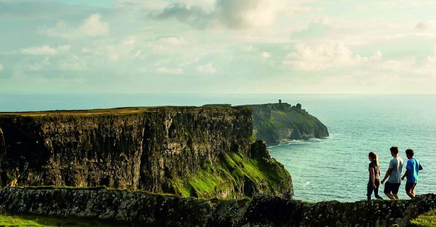 From Limerick: Full-Day Guided Tour of Cliffs of Moher - Lunch in Doolin or Liscannor