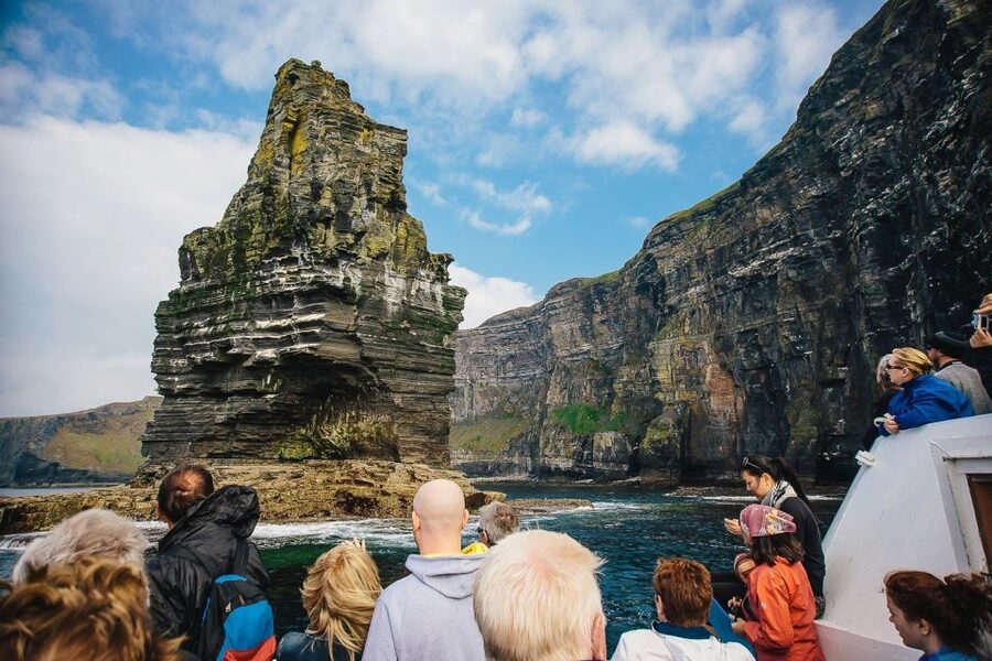 From Limerick: Full-Day Guided Tour of Cliffs of Moher - Bunratty Castle for a final Irish photograph