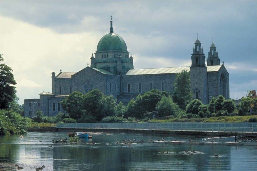 Galway: Best of Galway City & Claddagh Walking Tour - Why this Galway walk works well for a first visit