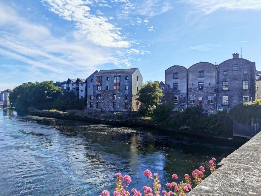 Galway City: Evening Guided Walking Tour of Galway City - Buttermilk Lane and streets with stories