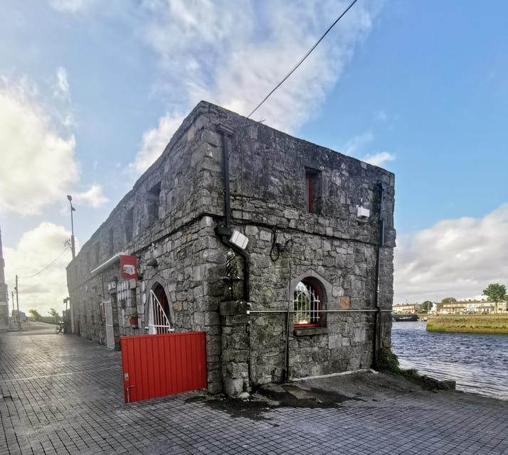 Galway City: Evening Guided Walking Tour of Galway City - The King’s Head and the execution of King Charles