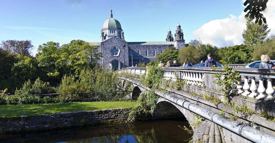 Galway City: Guided 1.5-Hour Walking Tour - Why This 90-Minute Walk Works