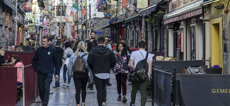 Galway City: Guided 1.5-Hour Walking Tour - Merchant Families and the Making of Galway