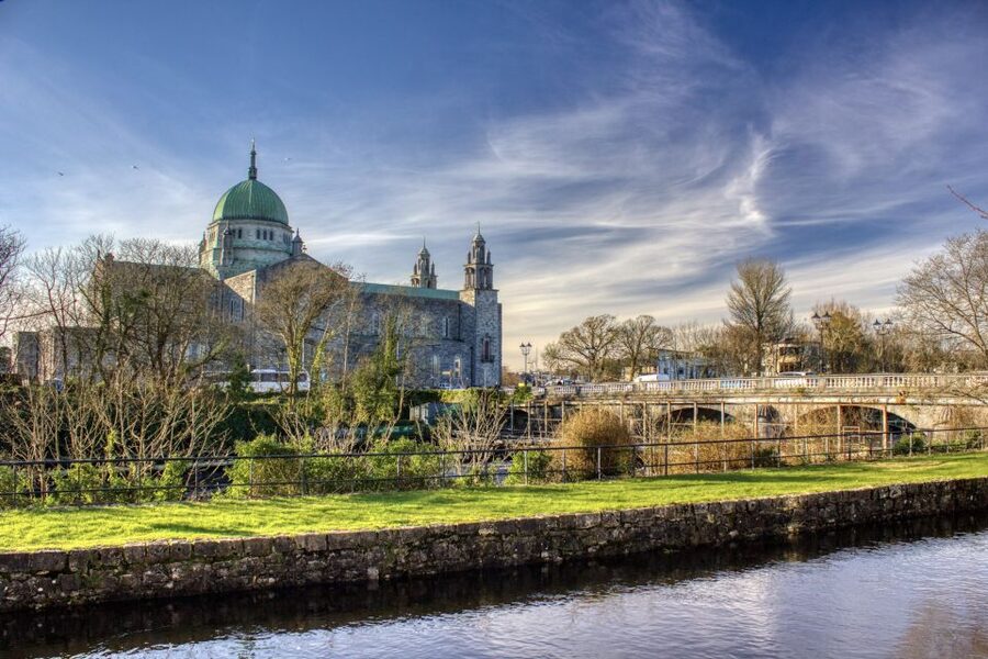 Galway: City Sightseeing Hop-On Hop-Off Bus Tour - Start at Eyre Square and the Browne Doorway