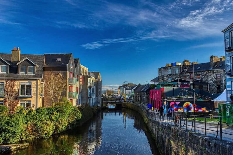 Galway City Walk: Rougues, Rebels and Rakes - Starting at The Hardiman and Eyre Square