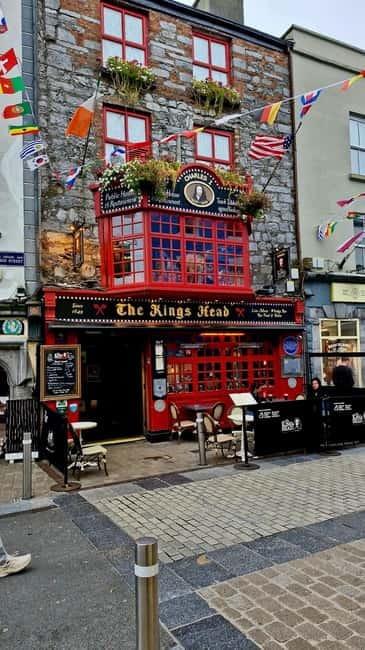 Galway City Walk: Rougues, Rebels and Rakes - Weather, Shoes, and the Route’s Physical Demands