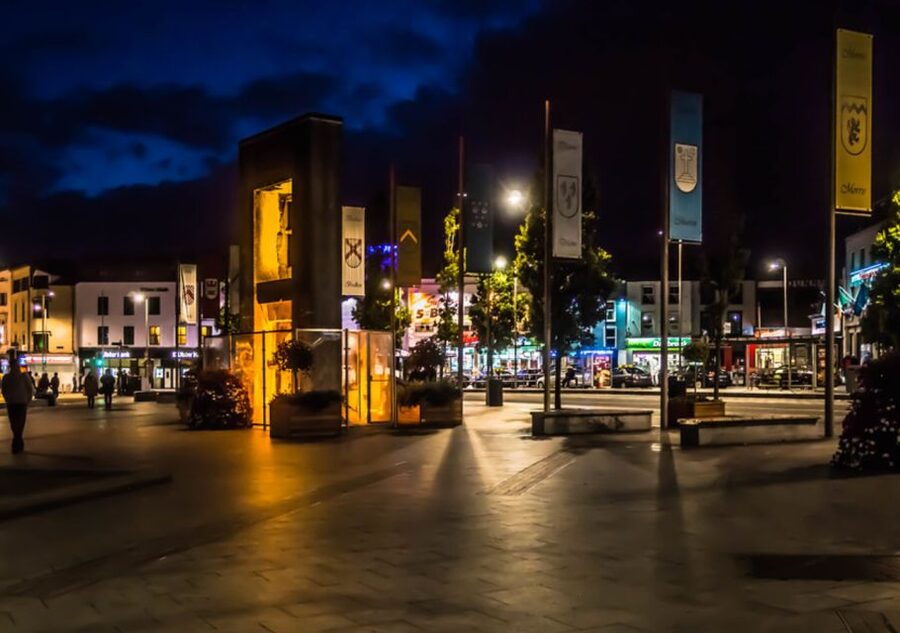 Galway: Dark History Guided City Walking Tour - The guides make or break the evening
