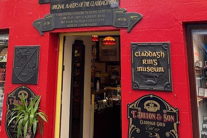 Galway Private Walking Tour - Starting in Eyre Square with Galway’s public memory