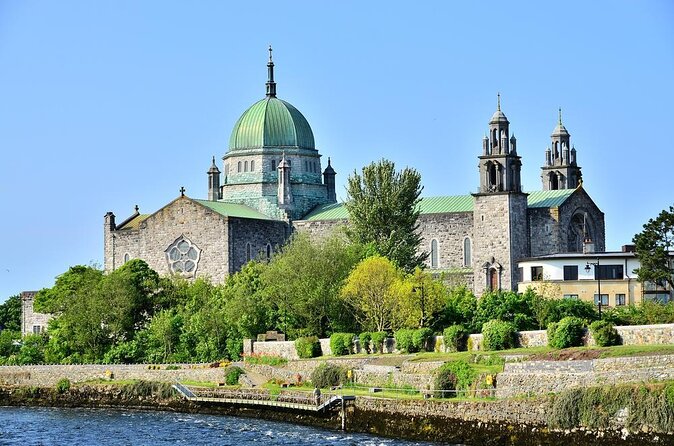 Galway Private Walking Tour - Lynch’s Castle and Galway’s fourteen ruling families