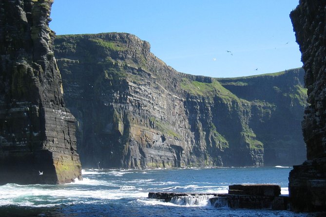 Galway to Aran Islands Inisheer, Doolin, Cliffs of Moher Day Tour - Lunch in Doolin with only 45 minutes